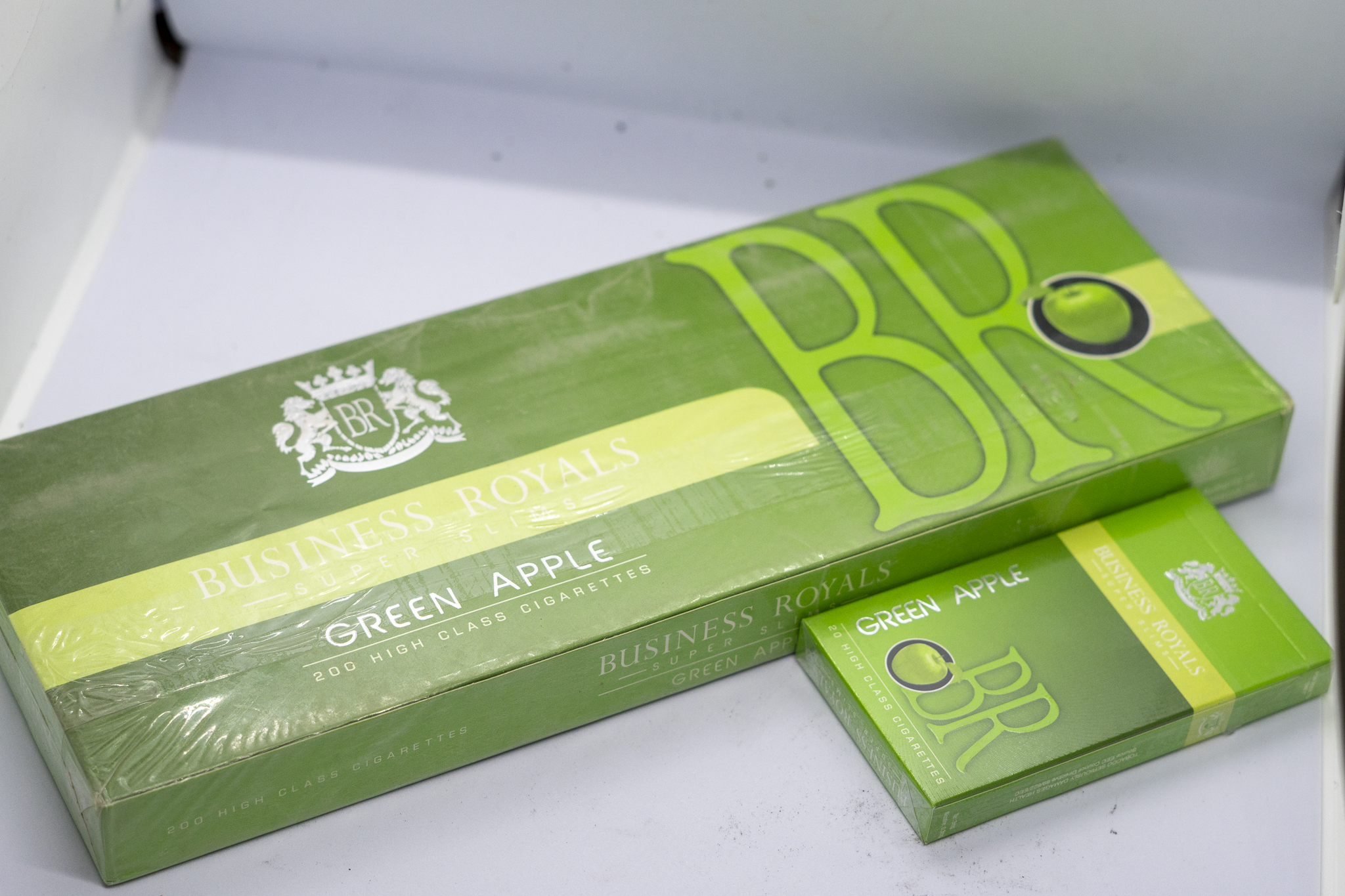 Business Royal Green Apple Cigarettes Full Box